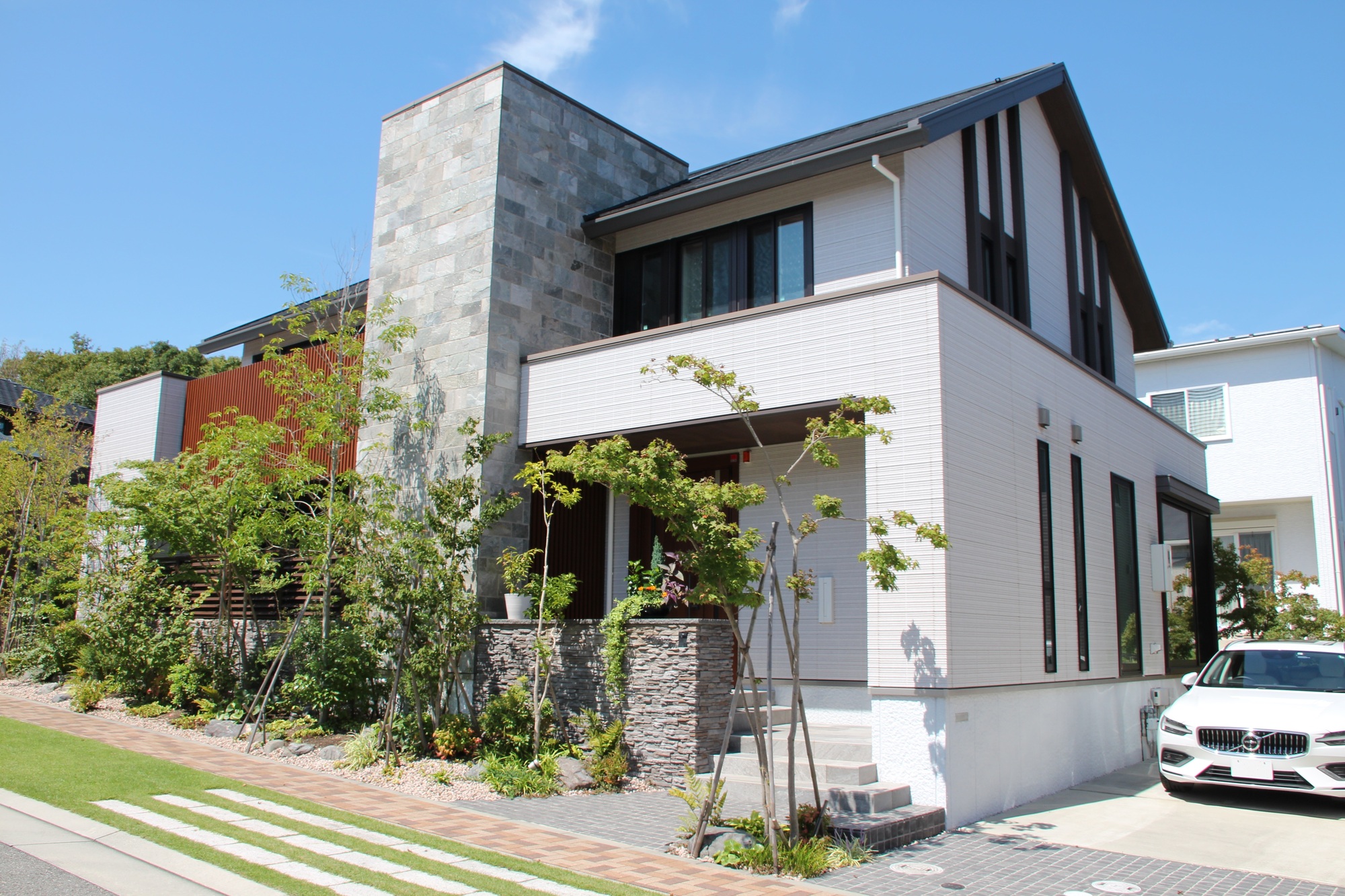 土地込み注文住宅を6000万円で建てるなら？費用相場や建築時のポイント