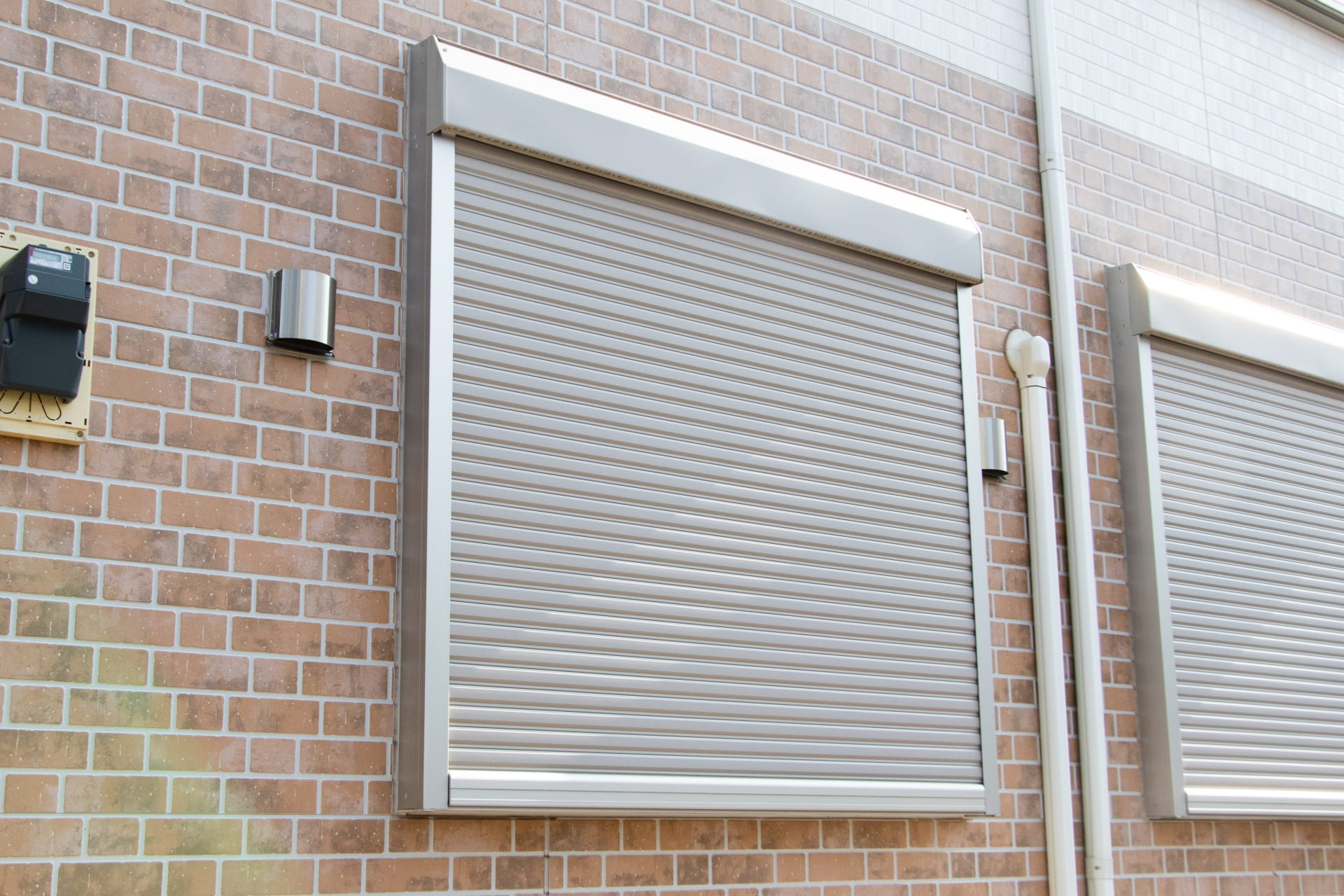 シャッターや頑丈な戸の設置